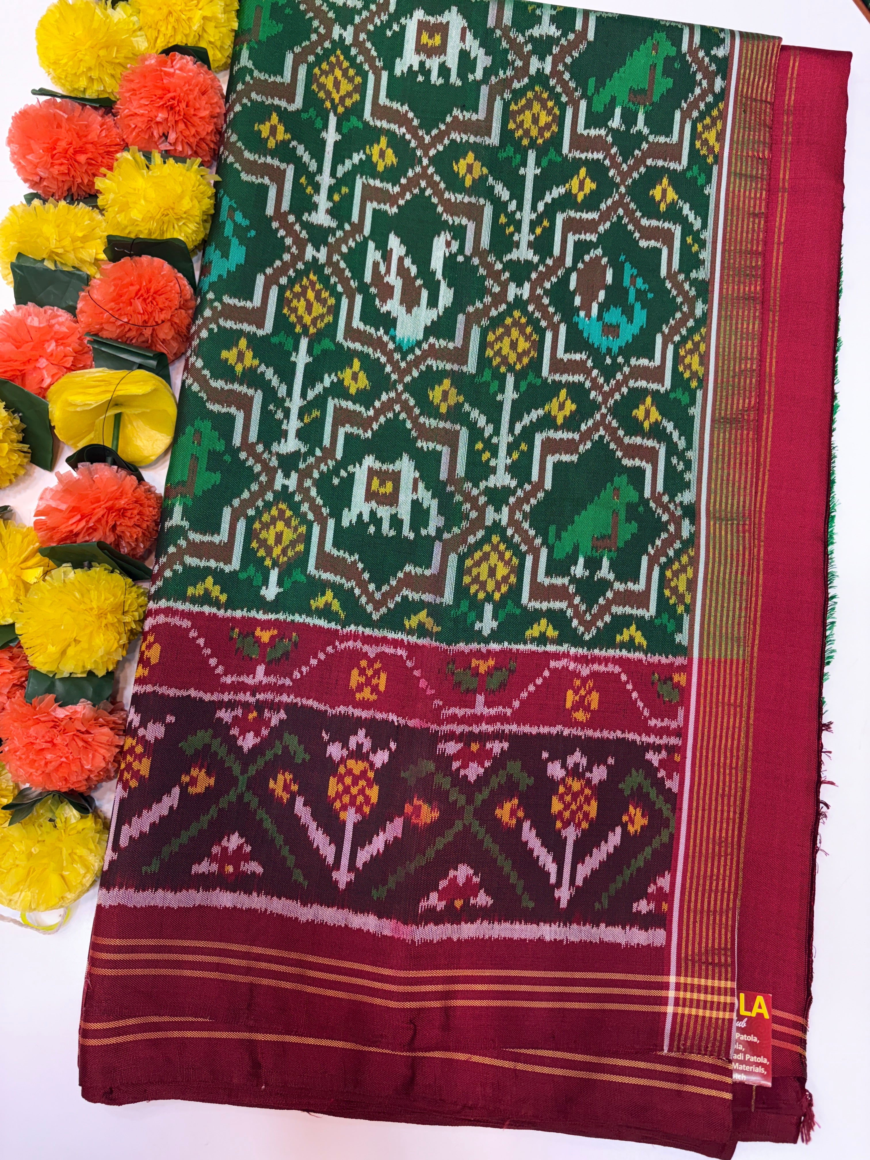 Green red star narikunj design patola saree