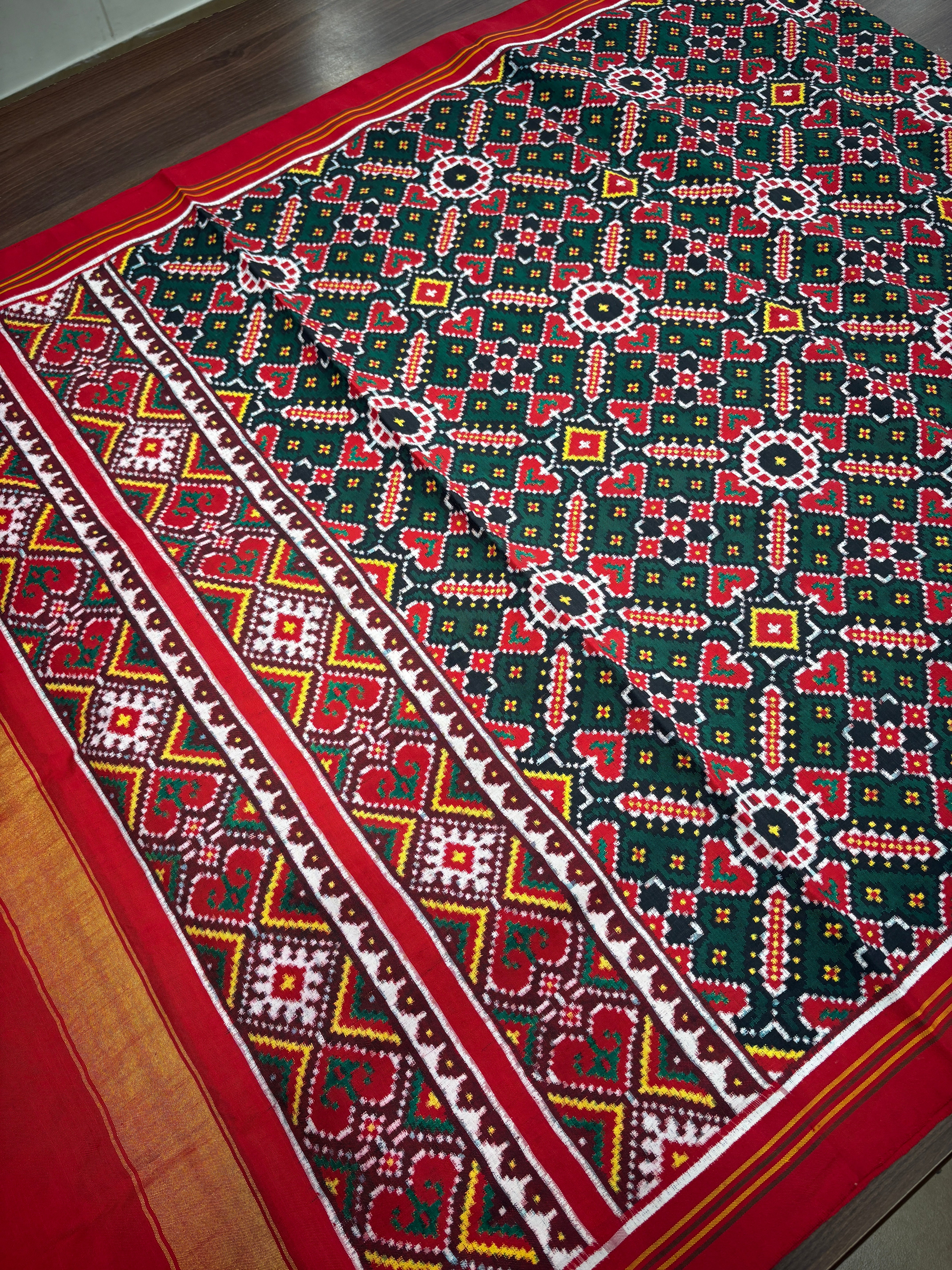 Manek chowk green red patan duppta