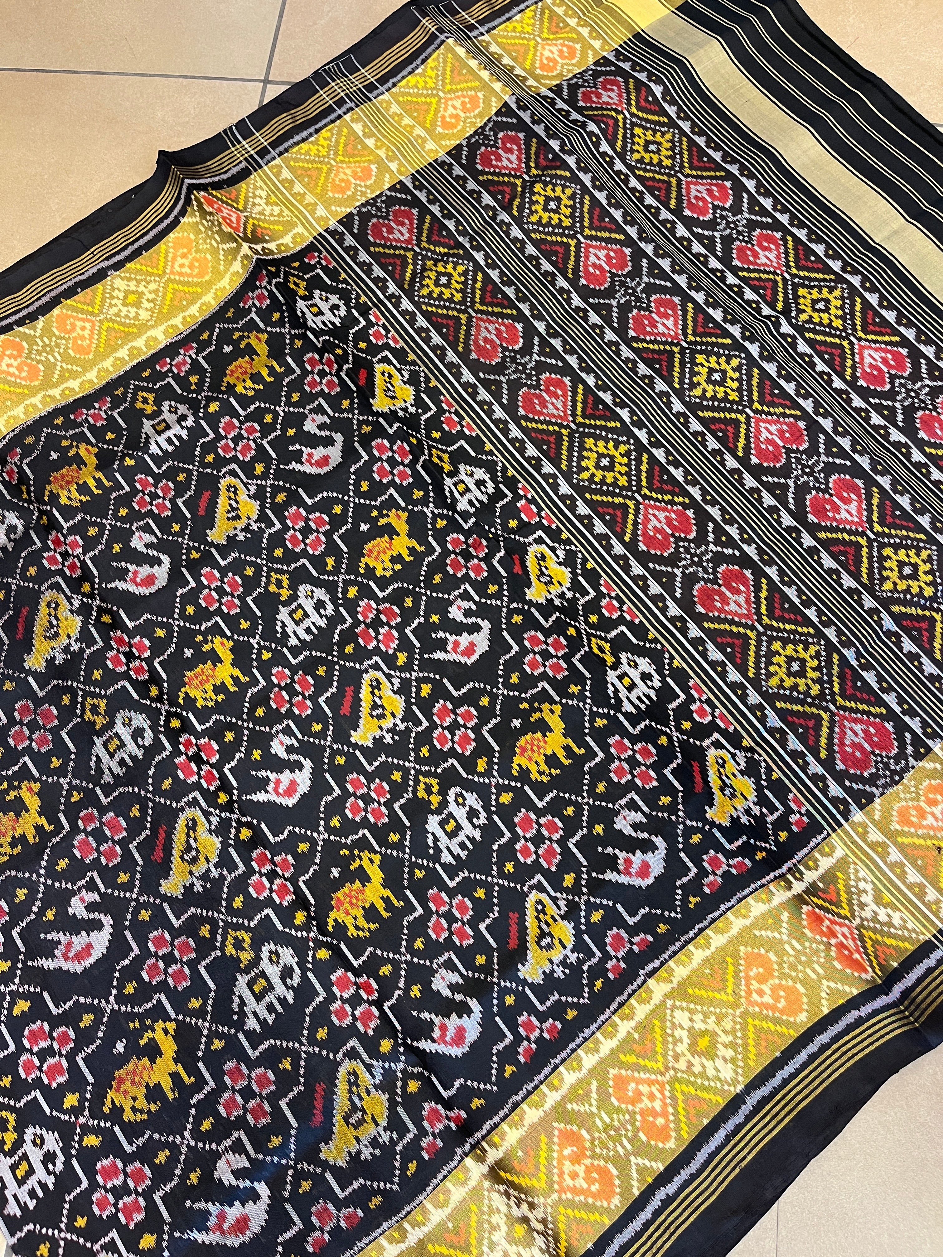 Black traditional star narikunj patola
