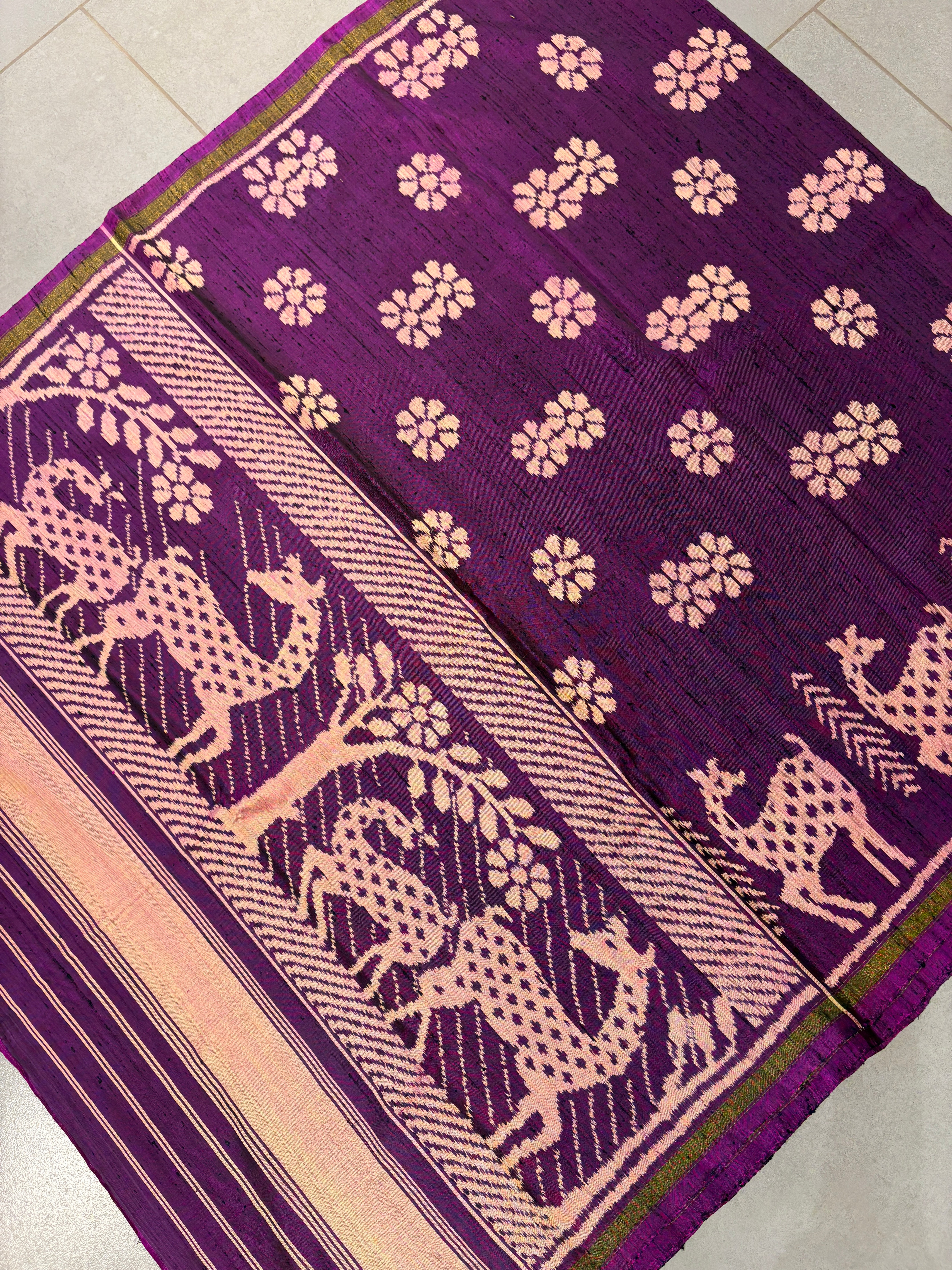 Raw silk majenta patola saree