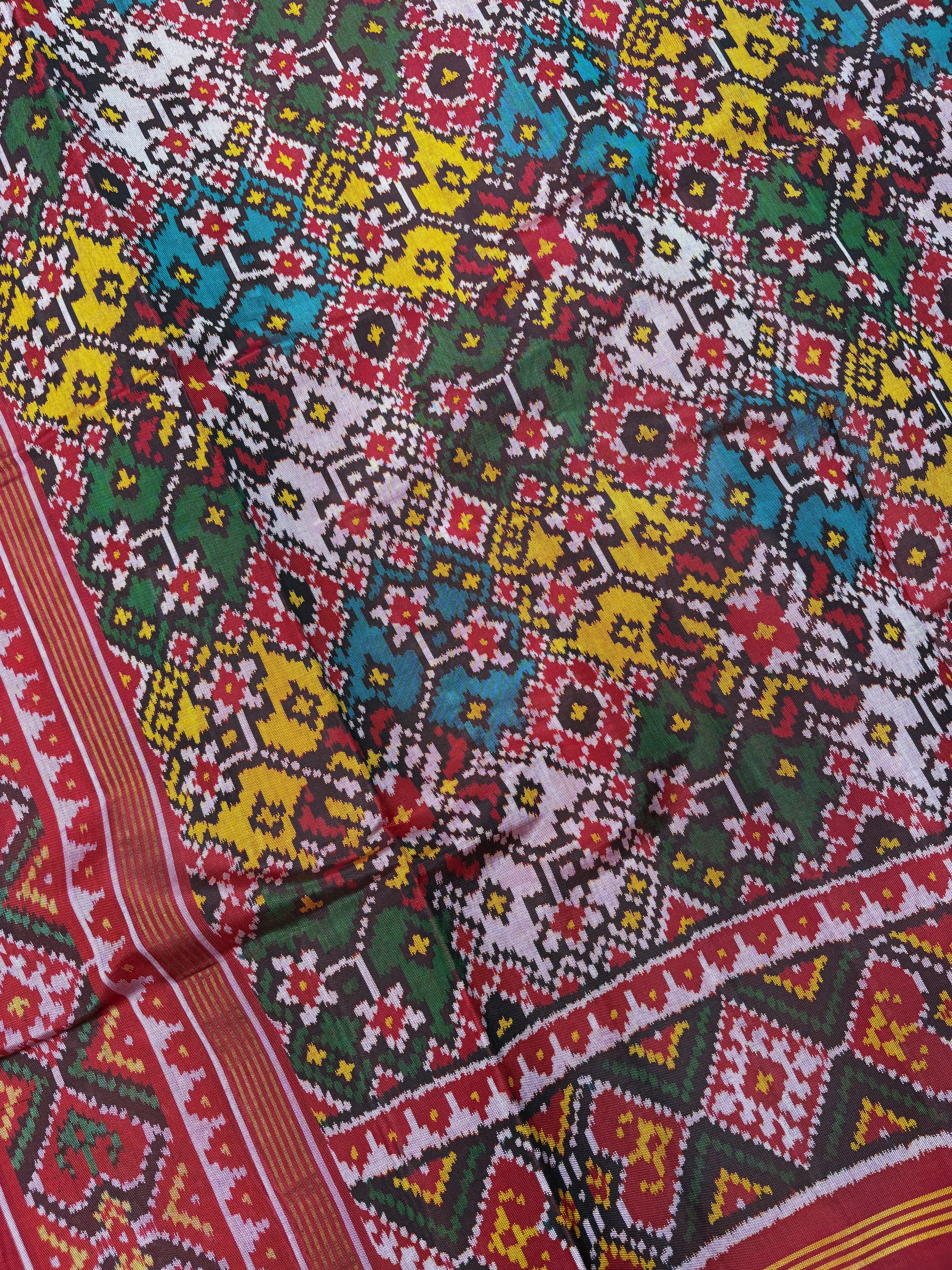 Multytone navratan design patola
