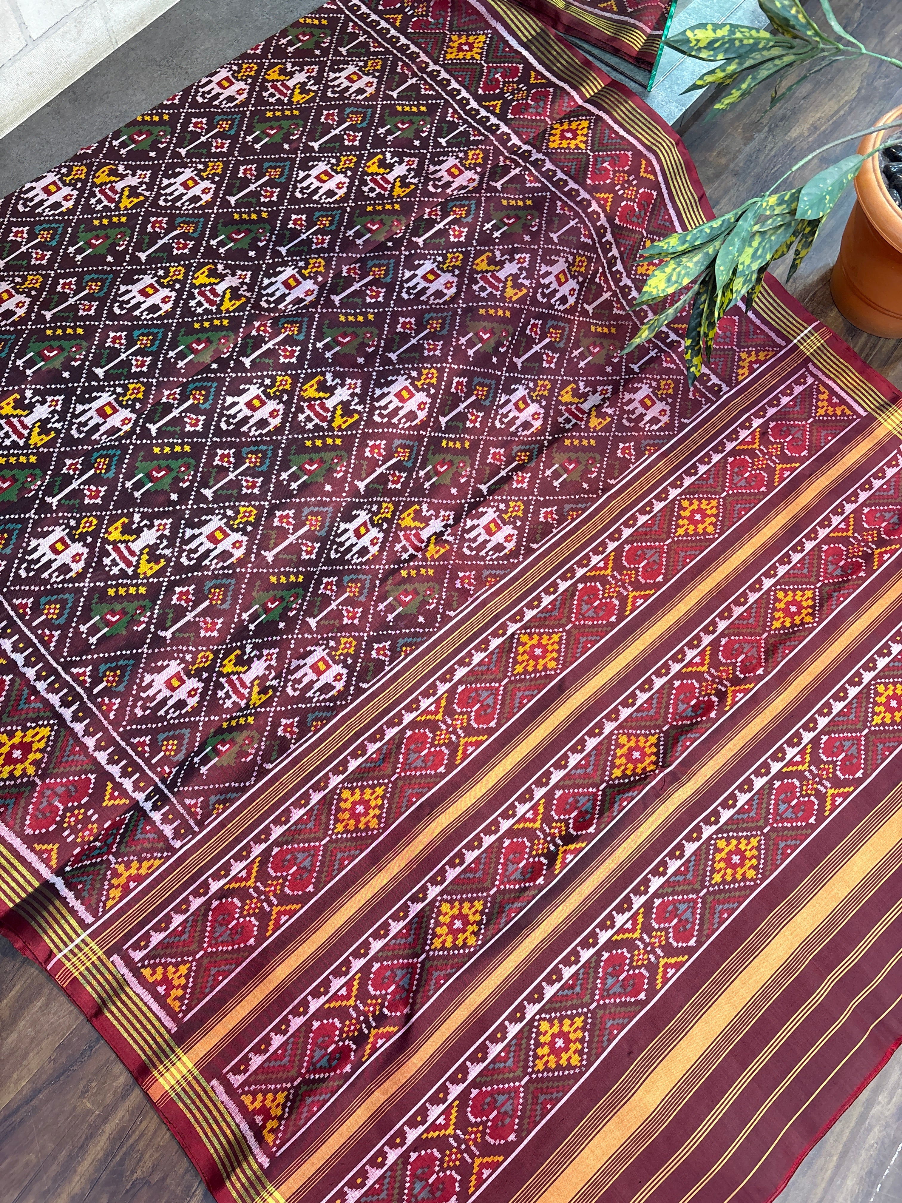 Narikunj maroon self rajkoti patola with naptol dye